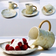 Decorative strawberry serving set